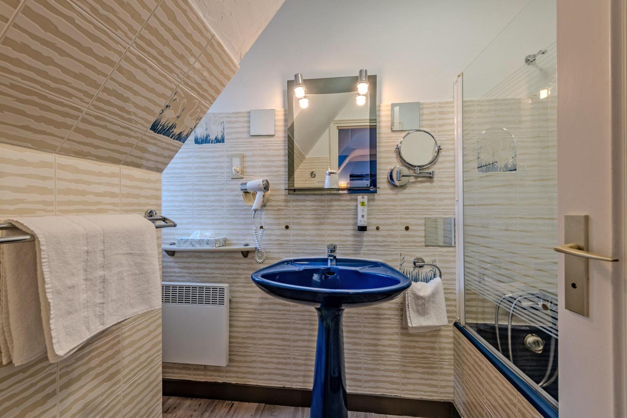 Logis Hotel De La Corniche Brest Bagian luar foto
