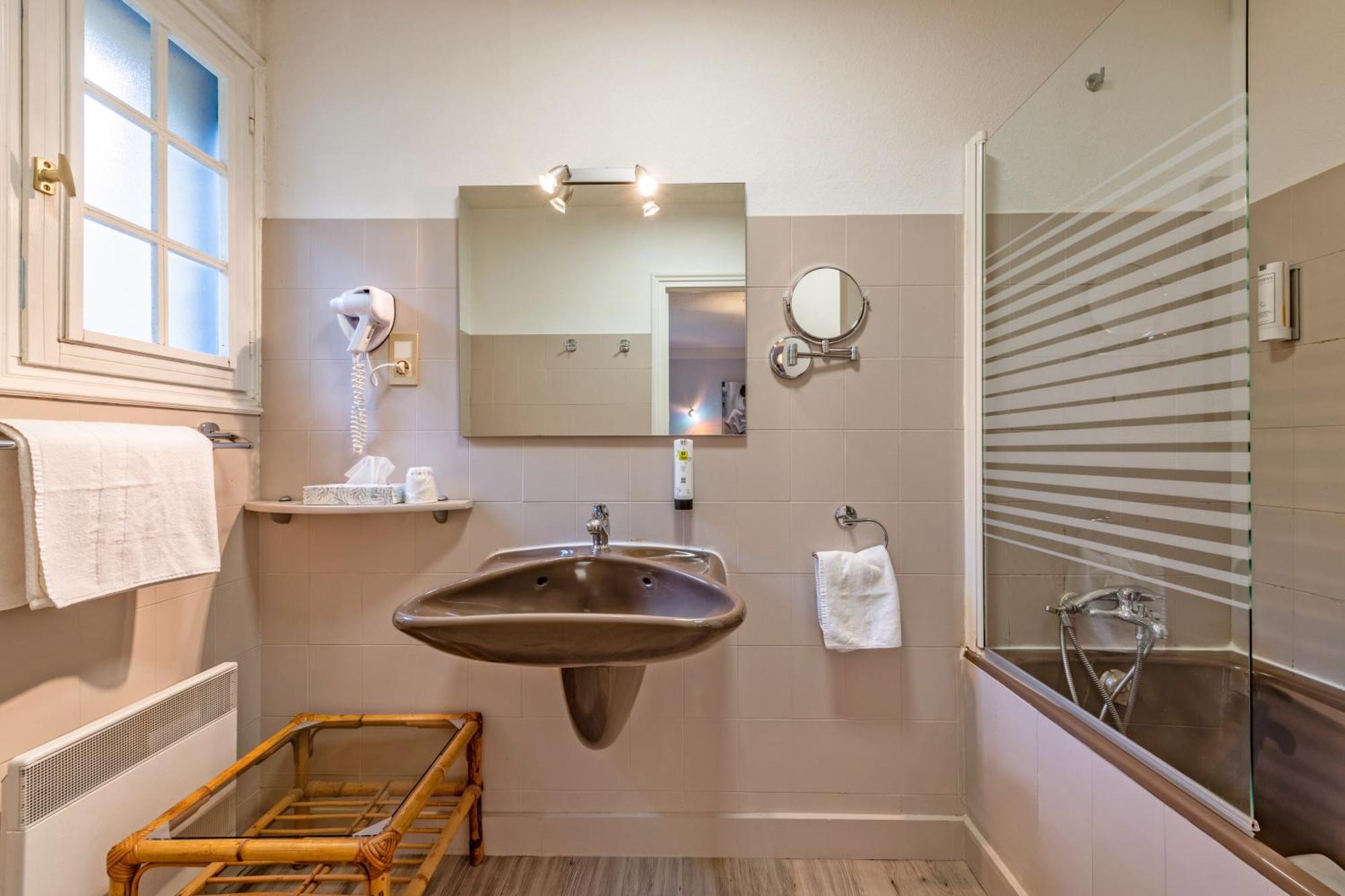 Logis Hotel De La Corniche Brest Bagian luar foto