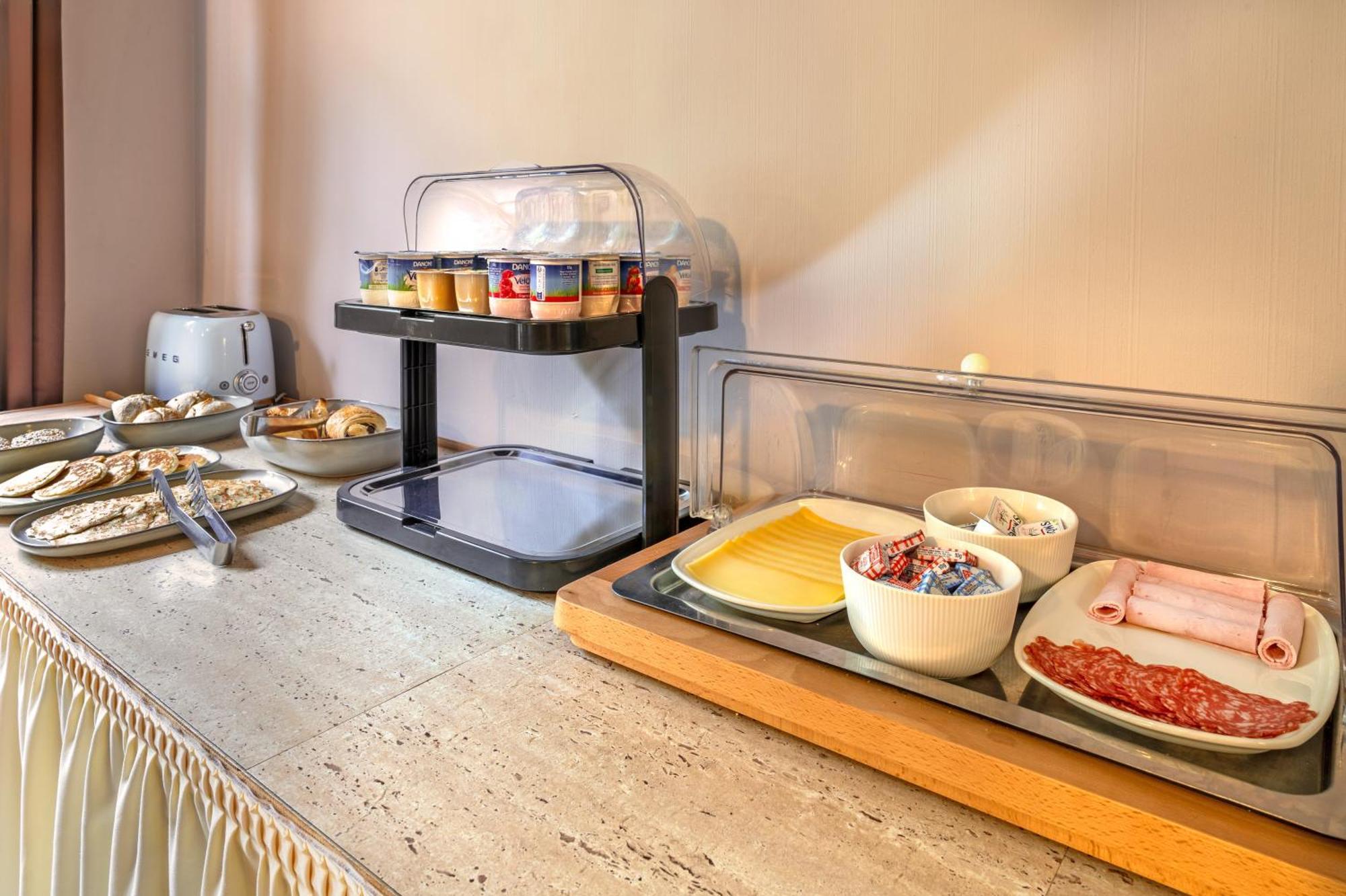 Logis Hotel De La Corniche Brest Bagian luar foto